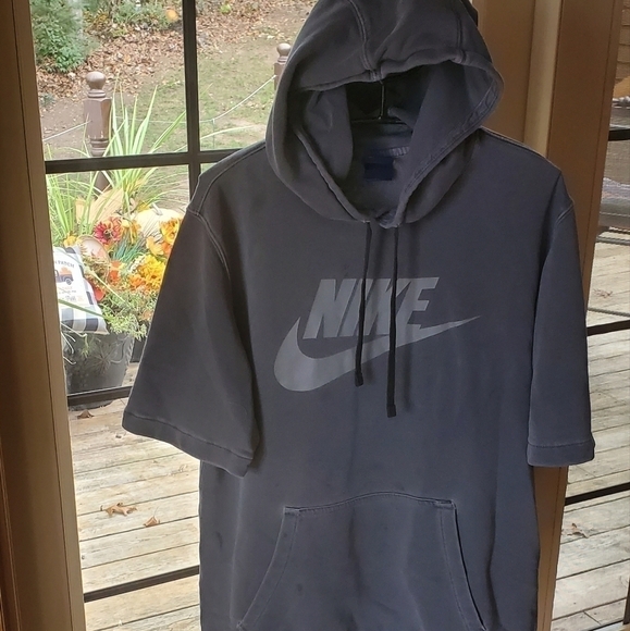 Nike Trail Workout Short Sleeve Sz. L Sweatshirt Hoodie - Picture 1 of 5